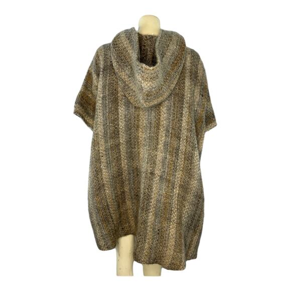 American Vintage Handwoven Poncho Ruana hooded with silver clasp at neck size M - Picture 9 of 13